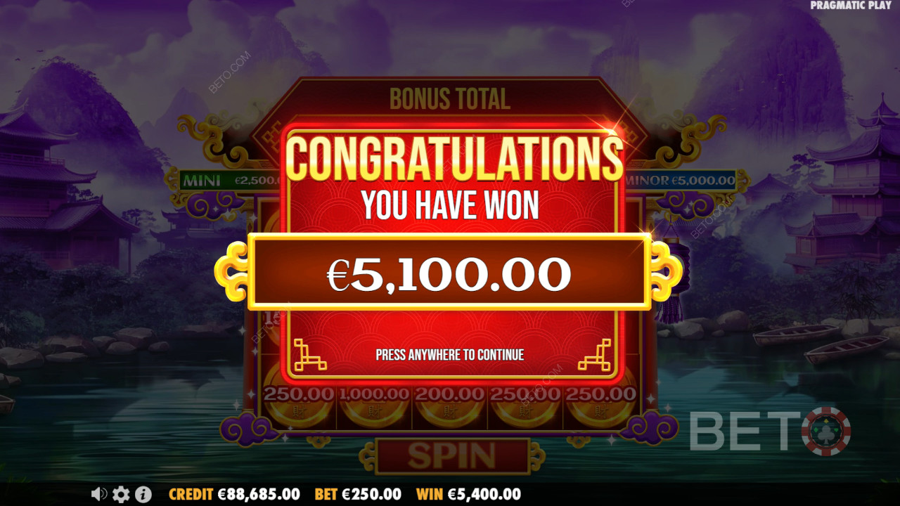 Vinci 10.000x la tua scommessa nella Video Slot Chests of Cai Shen!